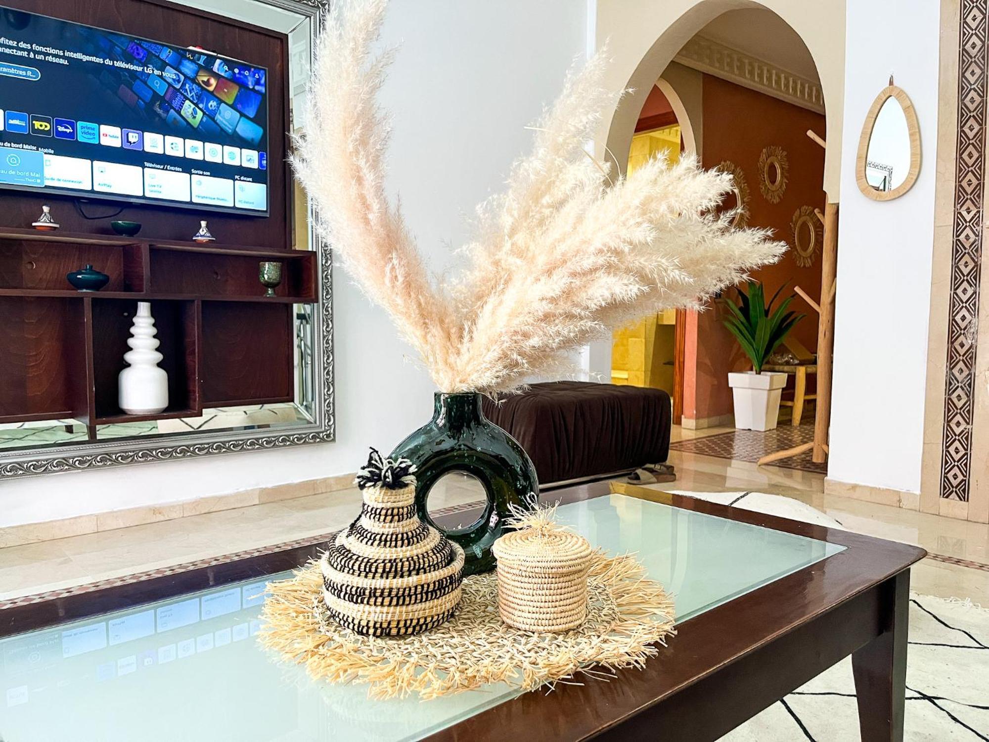 Appartement Chic Gueliz Plaza Avec Vue Marrakesch Exterior foto